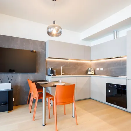 Waterfront 3 *
